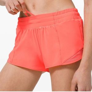 Lululemon hotty hot shorts 2.5”